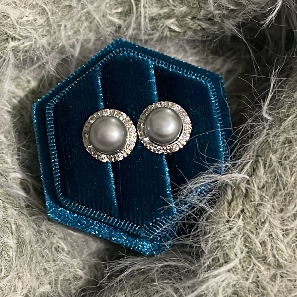 Genuine Freshwater Pearl 8-9mm Earring Gray cute trendy NWOT